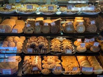 cold case display at Kohnen’s Country Bakery, Tehachapi, CA